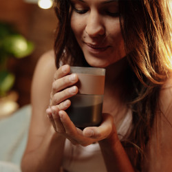 Wacaco Prestina (clay pink) – een draagbare koffiemaker
