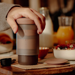 Wacaco Prestina (clay pink) – een draagbare koffiemaker